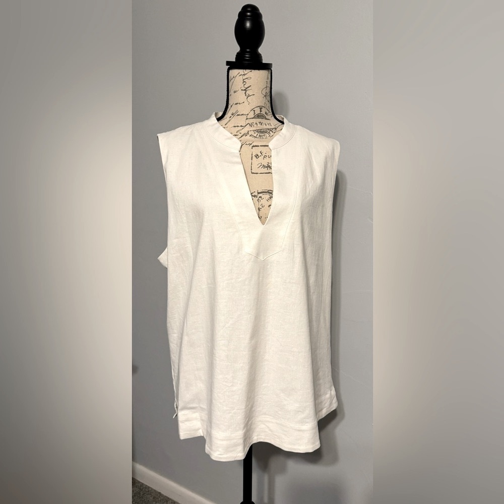 🆕 Preston & York WOVEN ABIGAIL V NECK in WHITE